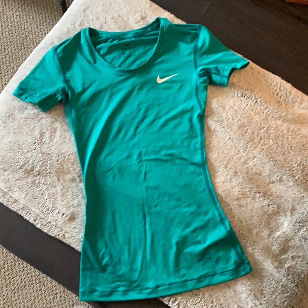 Nike top